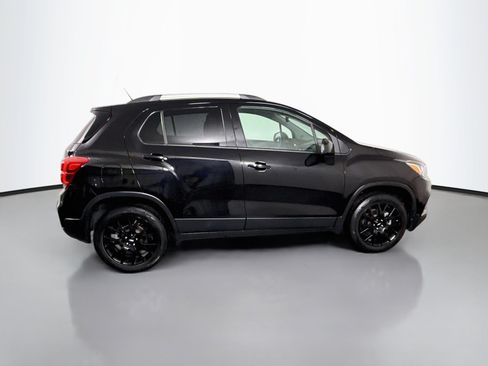 Used 2022 Chevrolet Trax LT w/ Midnight Edition AWD/4WD image 11