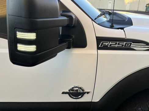 Used 2014 Ford F250 XL w/ Power Equipment Group AWD/4WD image 9