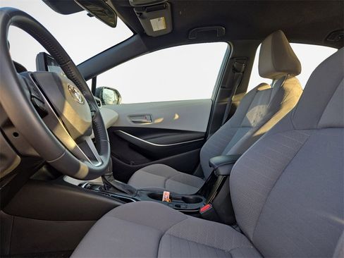 Used 2023 Toyota Corolla SE image 12