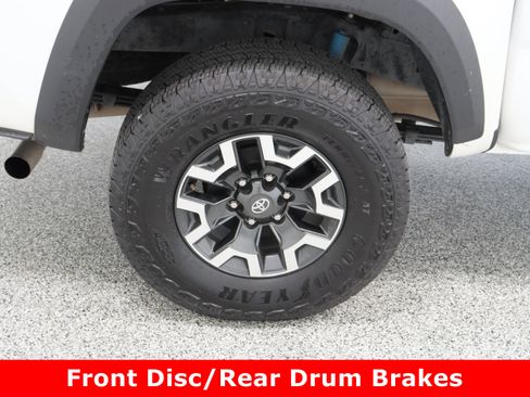 Used 2023 Toyota Tacoma TRD Off-Road w/ Technology Package image 6