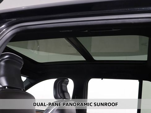 Used 2023 Jeep Grand Cherokee Summit w/ Luxury Tech Group V AWD/4WD image 4