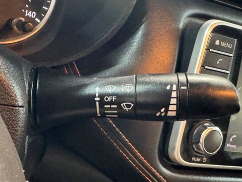 Used 2020 Nissan Versa SR FWD image 22
