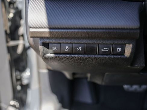 Used 2025 Toyota Camry SE w/ Convenience Package image 12