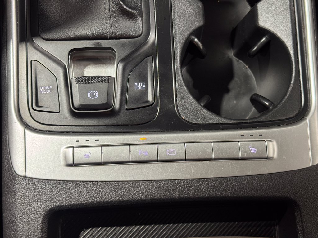 Used 2025 Kia Carnival FWD image 35