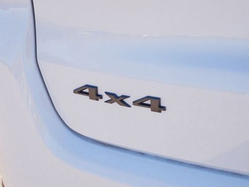 New 2026 Jeep Compass Latitude image 13