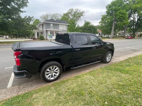 Used 2020 Chevrolet Silverado 1500 Custom w/ Custom Value Package image 1