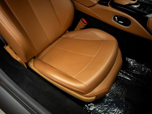 Used 2020 Aston Martin V8 Vantage Coupe RWD image 34