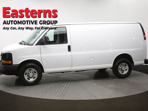 Used 2017 Chevrolet Express 2500 image 58