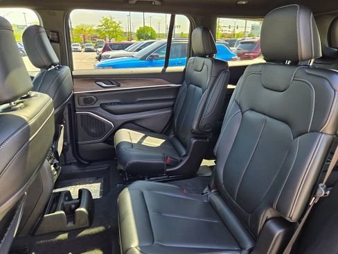 New 2026 Jeep Grand Cherokee L Limited AWD/4WD image 28