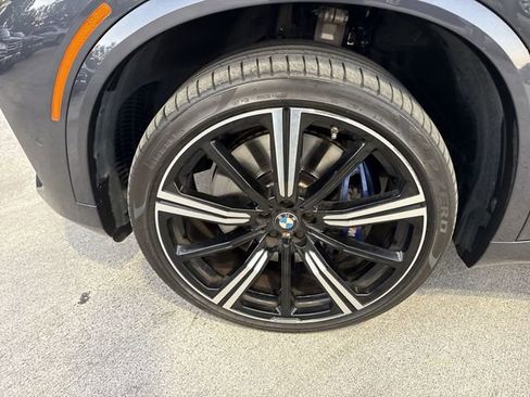 Used 2022 BMW X5 M50i image 10