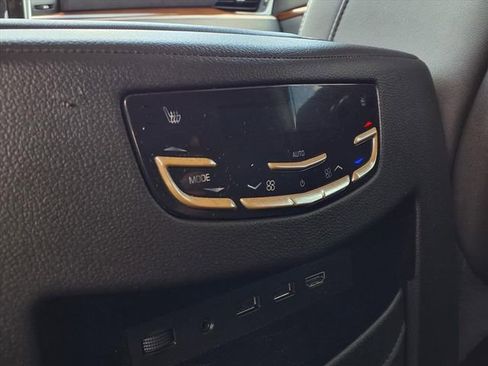 Used 2019 Cadillac Escalade ESV Luxury image 6