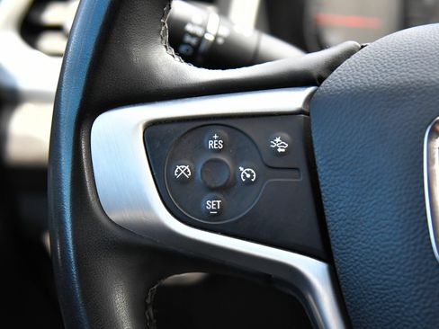 Used 2023 GMC Acadia SLT FWD image 36