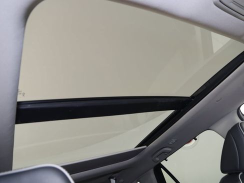 Used 2023 Honda Pilot Elite image 11