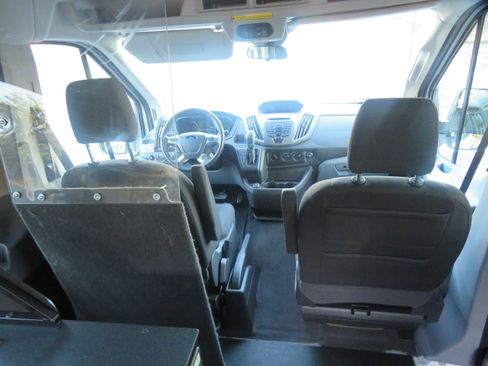 Used 2018 Ford Transit 150 XLT image 26