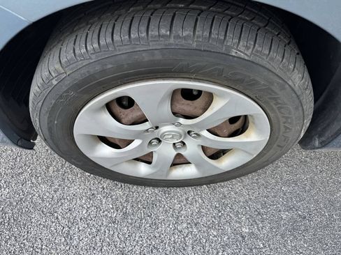 Used 2010 MAZDA MAZDA3 i Sport FWD image 18