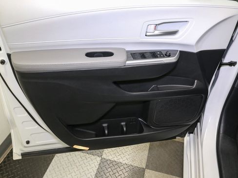 Used 2025 Toyota Sienna XLE image 44