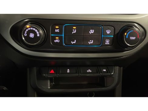 Used 2021 Chevrolet Colorado LT w/ LT Convenience Package AWD/4WD image 14