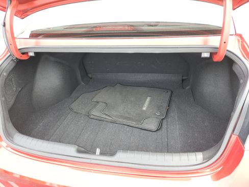 Used 2022 Hyundai Elantra SEL w/ Convenience Package FWD image 22