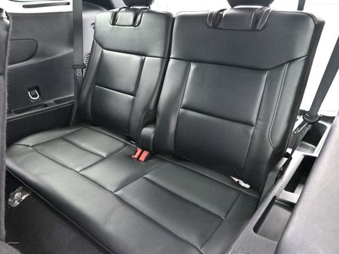 Used 2023 Ford Explorer Limited image 23