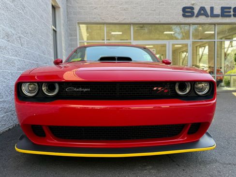 Used 2022 Dodge Challenger R/T Scat Pack RWD image 5