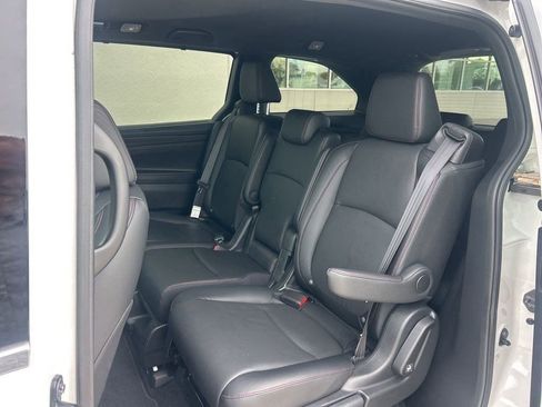 Certified 2024 Honda Odyssey Sport image 9