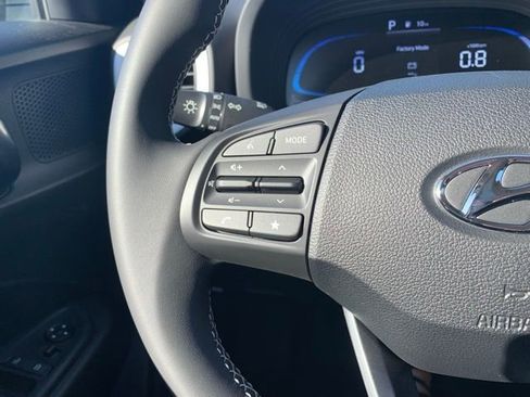 New 2025 Hyundai Venue Limited image 19