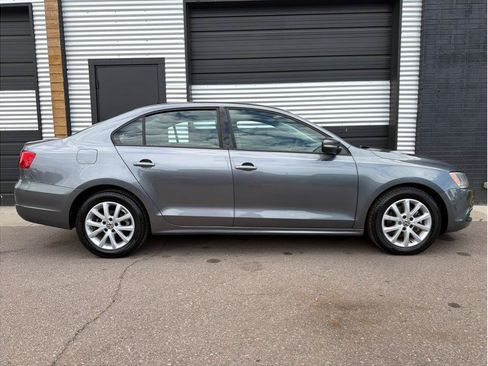 Used 2012 Volkswagen Jetta SE FWD image 10