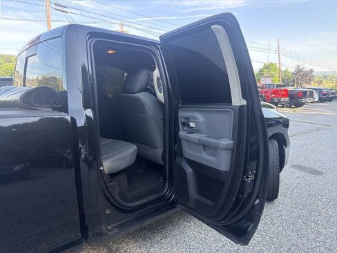 Used 2014 RAM 1500 Classic SLT AWD/4WD image 11