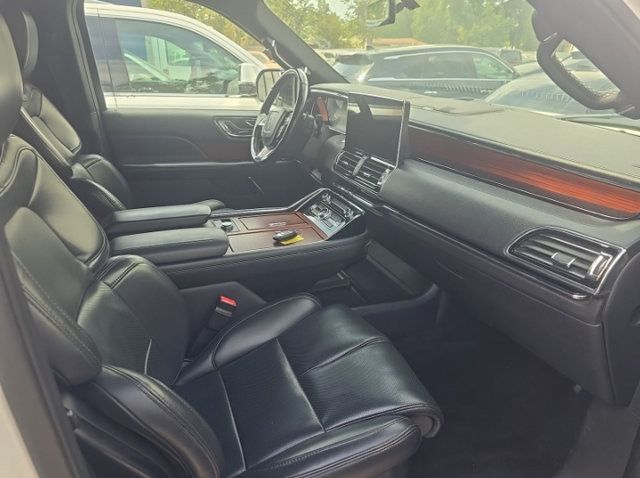 Used 2022 Lincoln Navigator L 4WD image 10