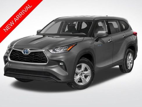 Used 2021 Toyota Highlander XLE AWD/4WD image 1