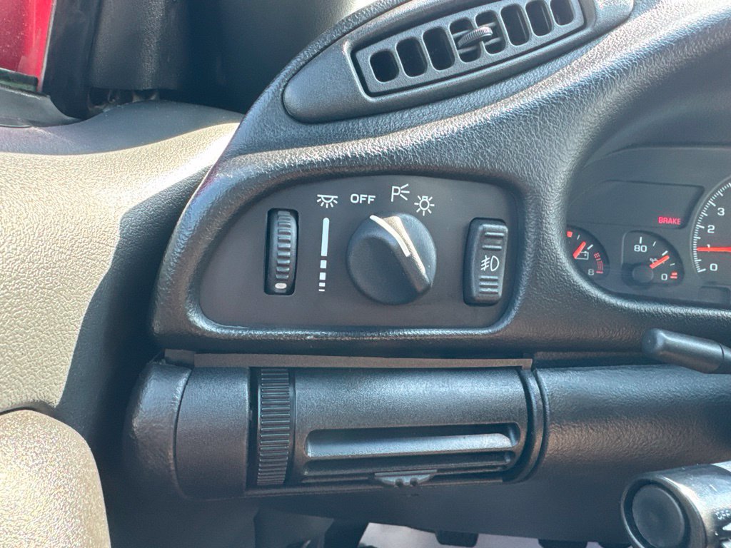 Used 1996 Chevrolet Camaro Z28 RWD image 8
