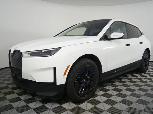 Certified 2024 BMW iX xDrive50 AWD/4WD image 7