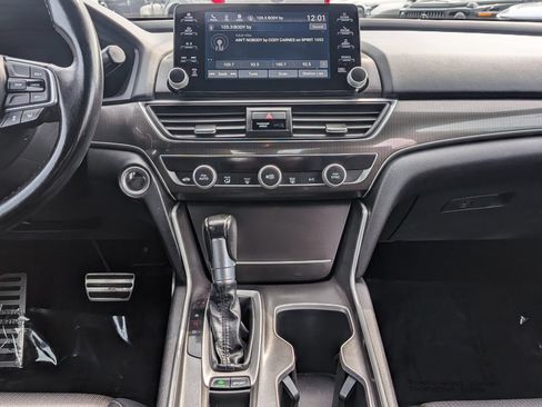 Used 2018 Honda Accord Sport image 10