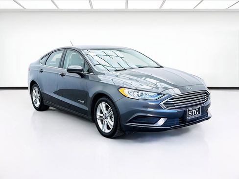Used 2018 Ford Fusion S image 3
