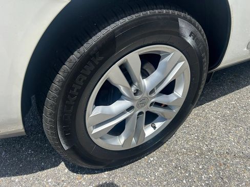 Used 2012 Nissan Rogue SV AWD/4WD image 21