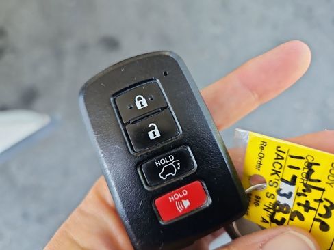 Used 2014 Toyota RAV4 Limited FWD image 33
