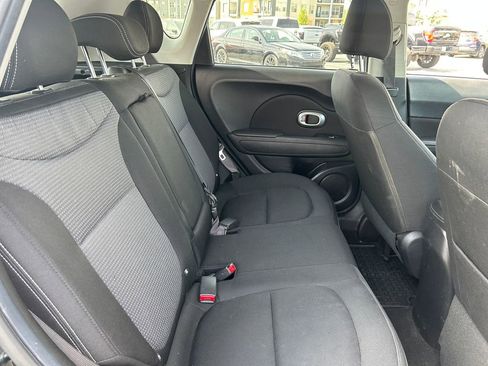 Used 2017 Kia Soul + FWD image 30
