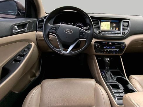 Used 2016 Hyundai Tucson Limited w/ Option Group 03 FWD image 6