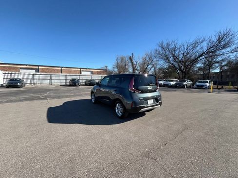 Used 2025 Kia Soul LX w/ LX Technology Package image 16