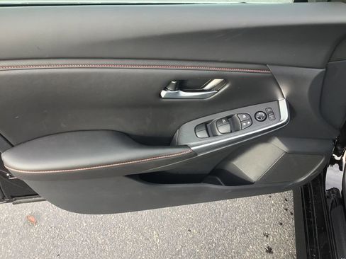 New 2025 Nissan Sentra SR image 11