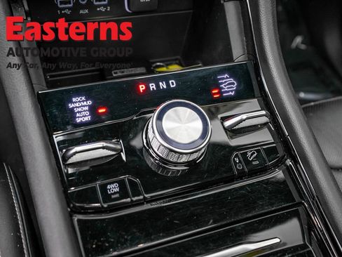 Used 2022 Jeep Grand Cherokee Overland AWD/4WD image 21