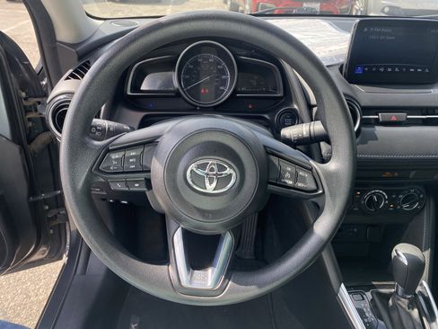 Used 2020 Toyota Yaris LE image 12