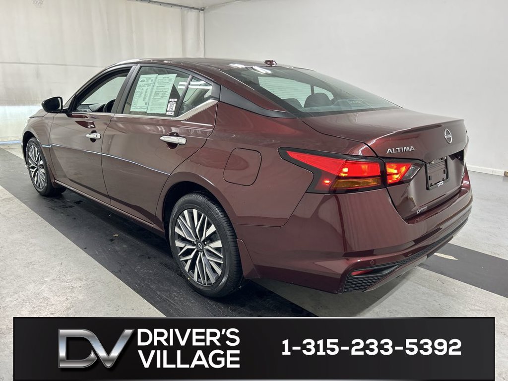 Used 2024 Nissan Altima 2.5 SV AWD/4WD image 7