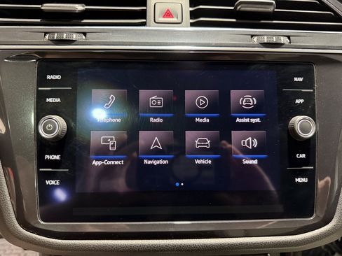 Used 2021 Volkswagen Tiguan SEL AWD/4WD image 10