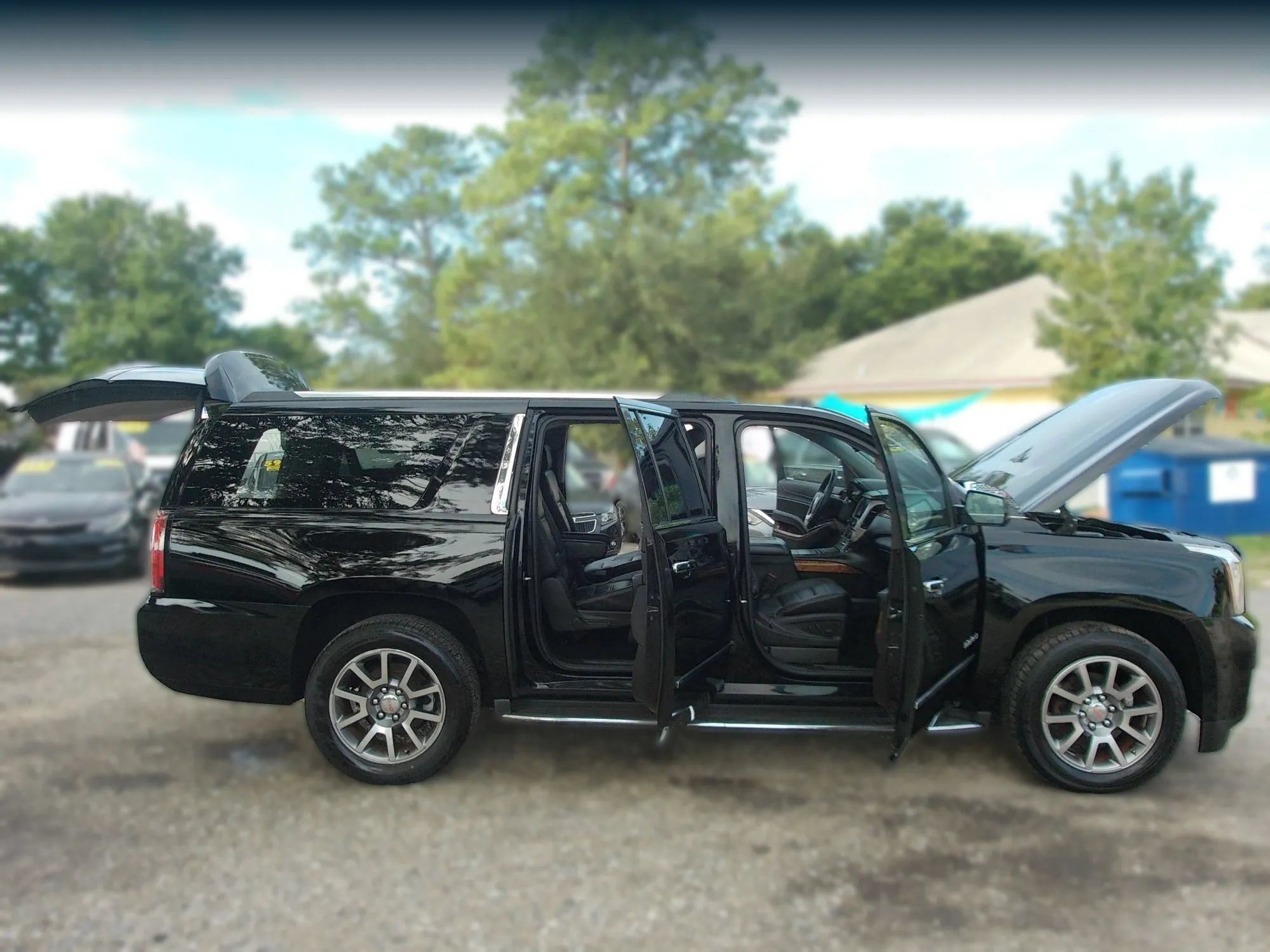 Used 2015 GMC Yukon XL Denali w/ Open Road Package RWD image 42