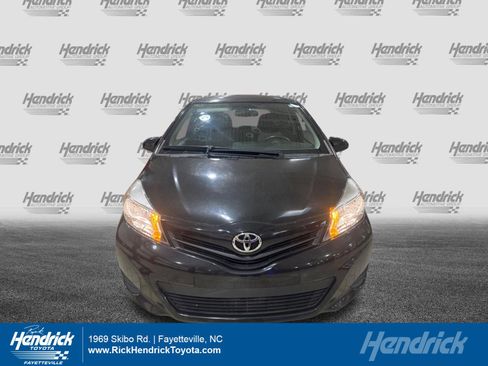 Used 2012 Toyota Yaris L FWD image 1