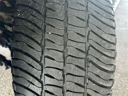 Certified 2022 Ford F250 Lariat w/ Black Appearance Package image 11