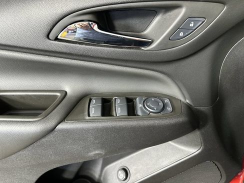 Certified 2024 Chevrolet Equinox LT w/ LPO, Floor Liner Package FWD image 24
