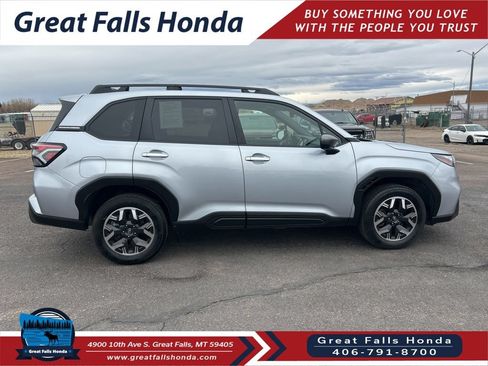 Used 2025 Subaru Forester Premium AWD/4WD image 10
