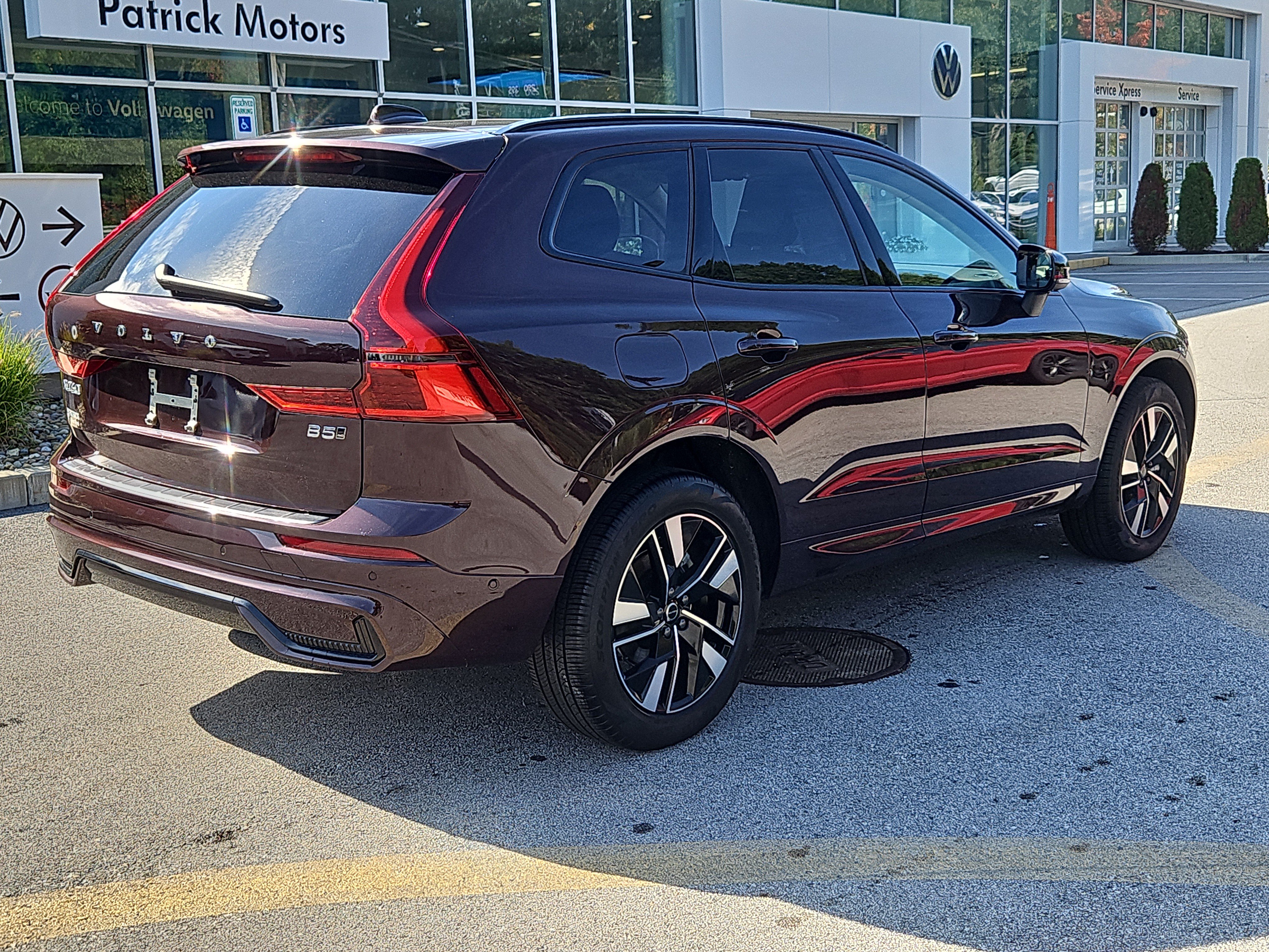 Used 2026 Volvo XC60 B5 Plus w/ Protection Package Premier AWD/4WD image 2